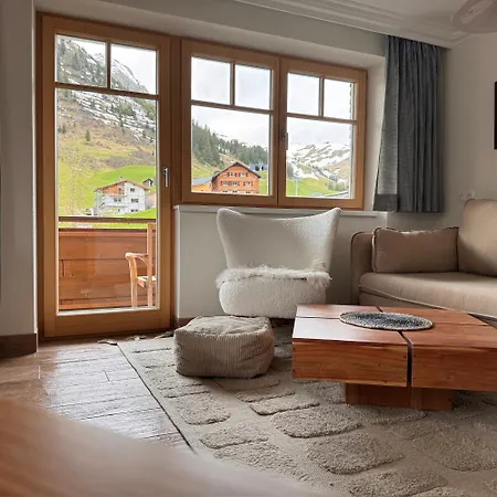 Haus Wallis By Stayfritz - Ski-in Ski-out Am Arlberg Apartment *